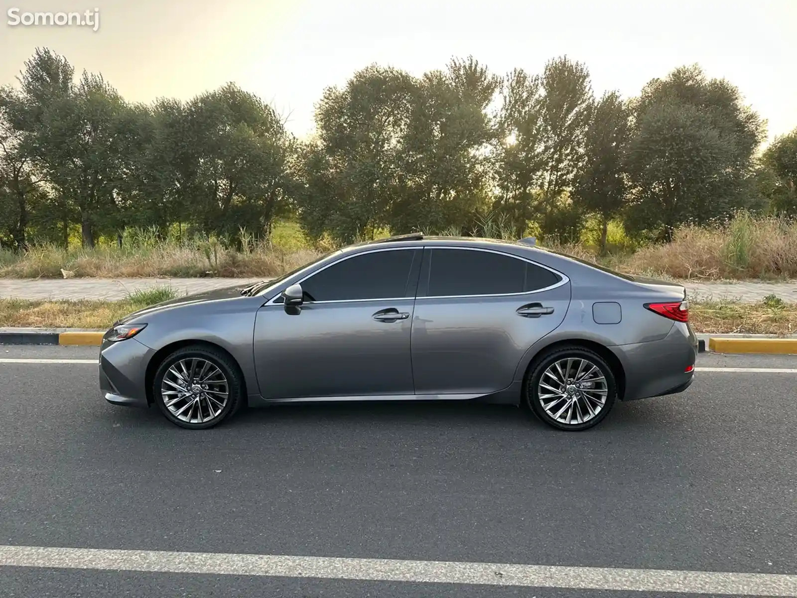 Lexus ES series, 2015-2