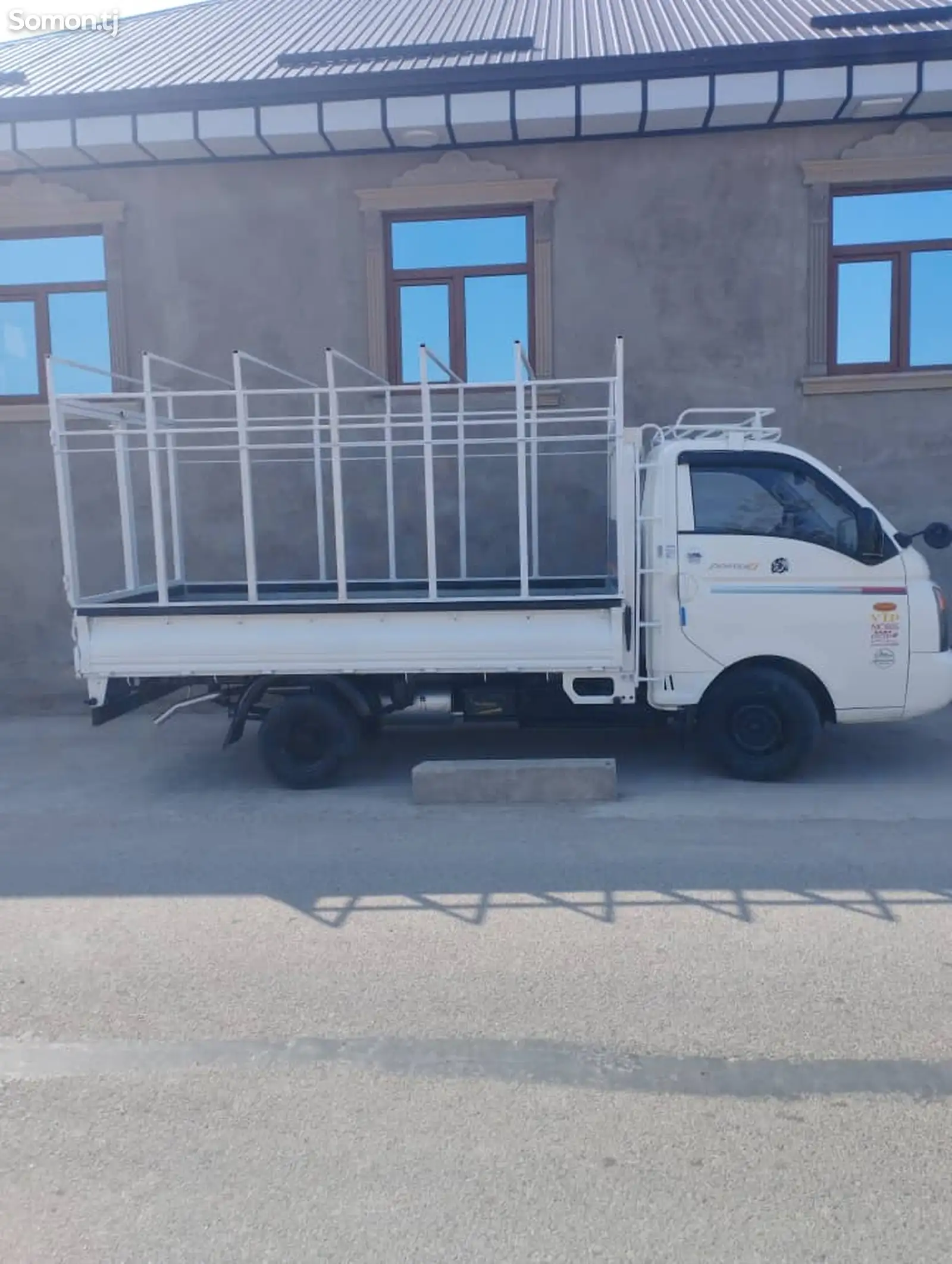 Бортовой автомобиль Hyundai Porter 2, 2009-3