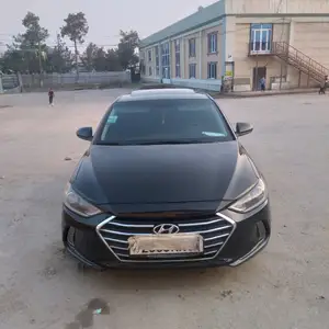 Hyundai Elantra, 2018