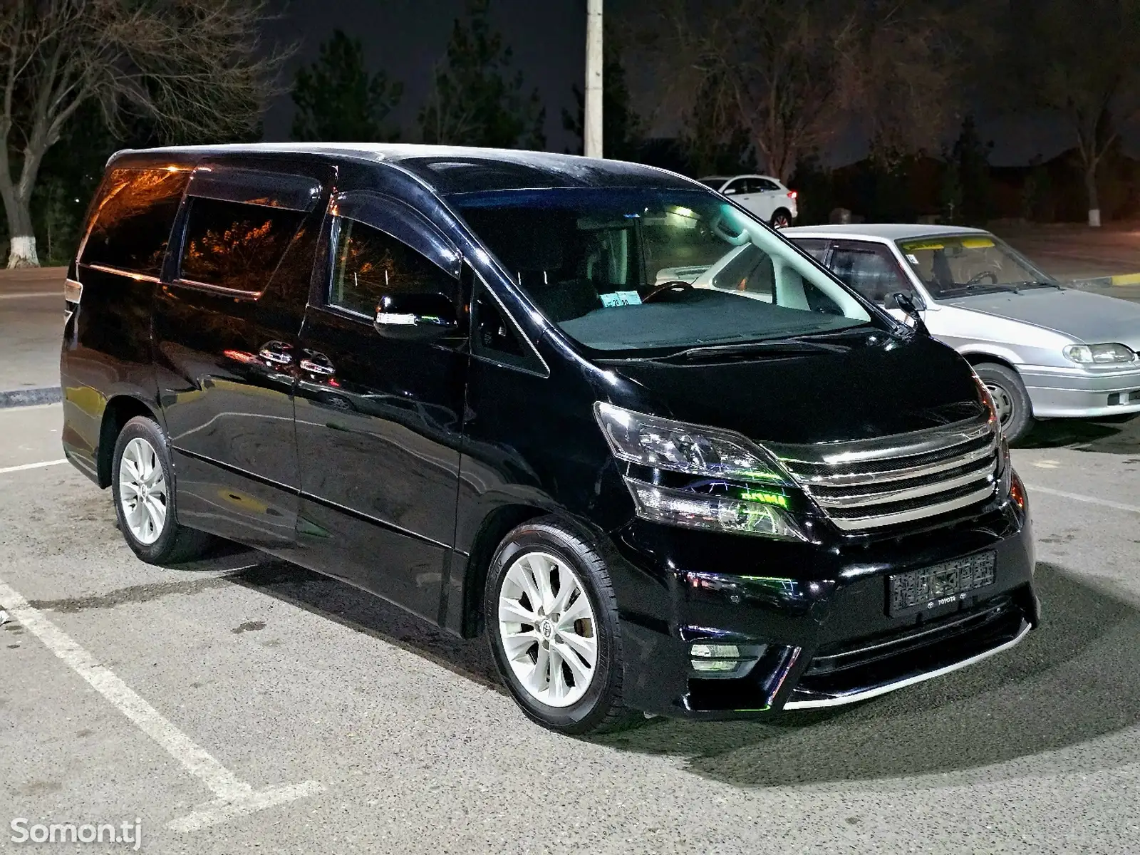 Toyota Vellfire, 2014-1