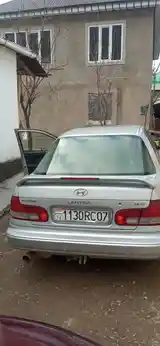 Hyundai Elantra, 1995-10