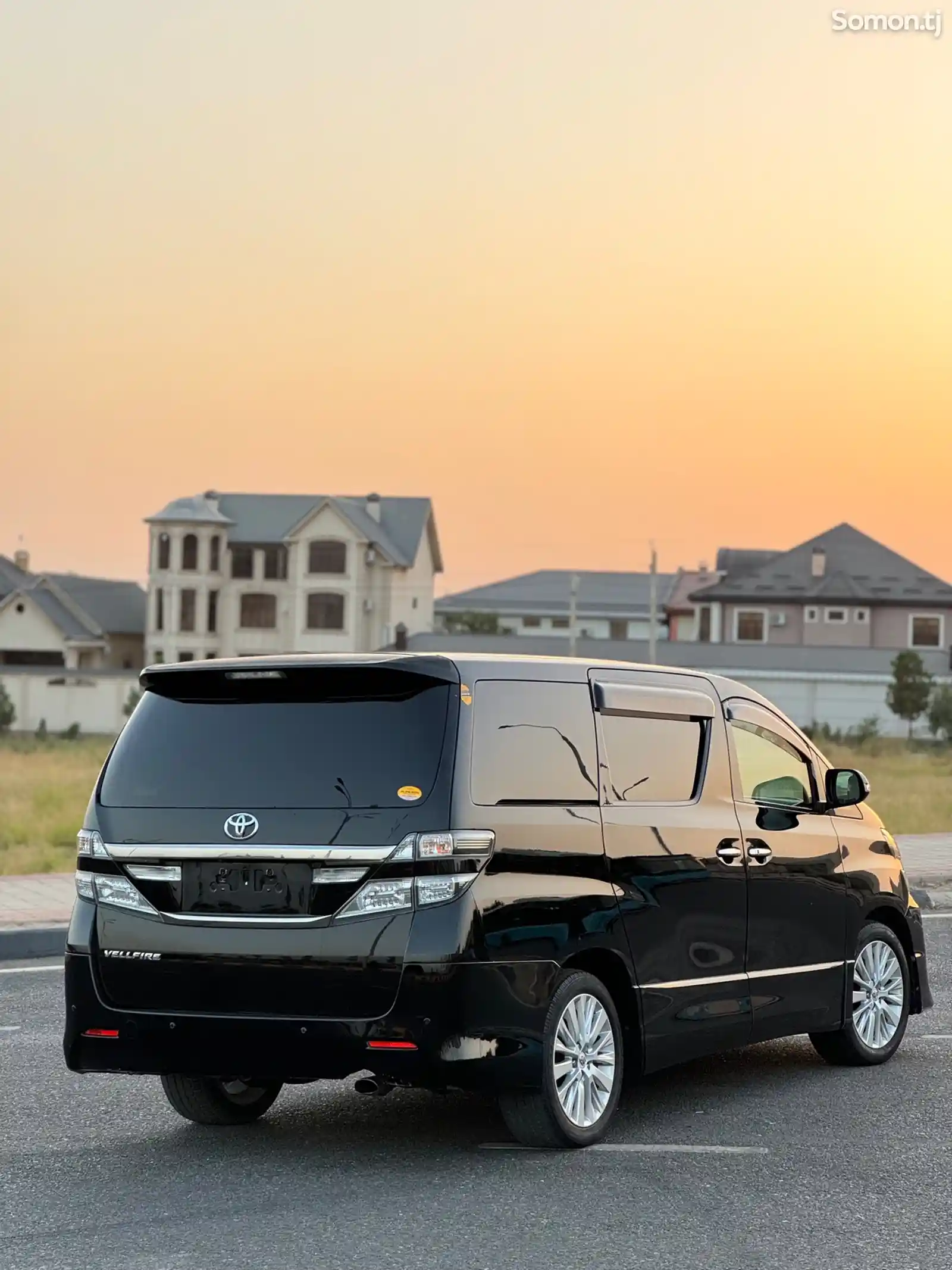 Toyota Vellfire, 2015-5