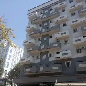 3-комн. квартира, 8 этаж, 92 м², Р/Н И . Сомони, Напротив Цума