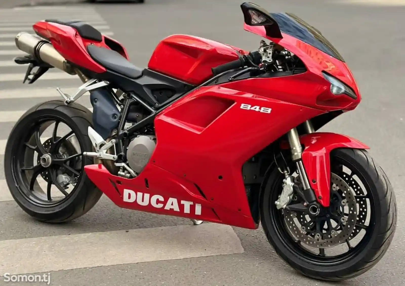 Мотоцикл ducati-1