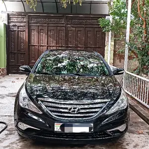 Hyundai Sonata, 2011