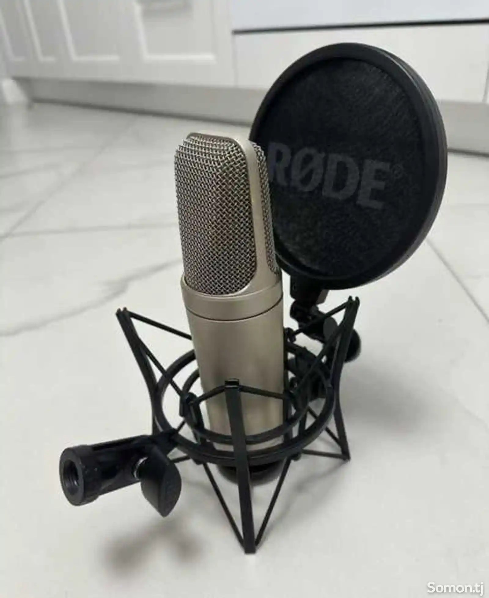 Студийный микрофон Rode NT2 a-6