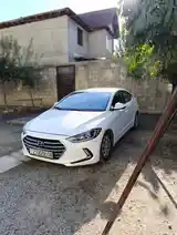 Hyundai Elantra, 2018-10