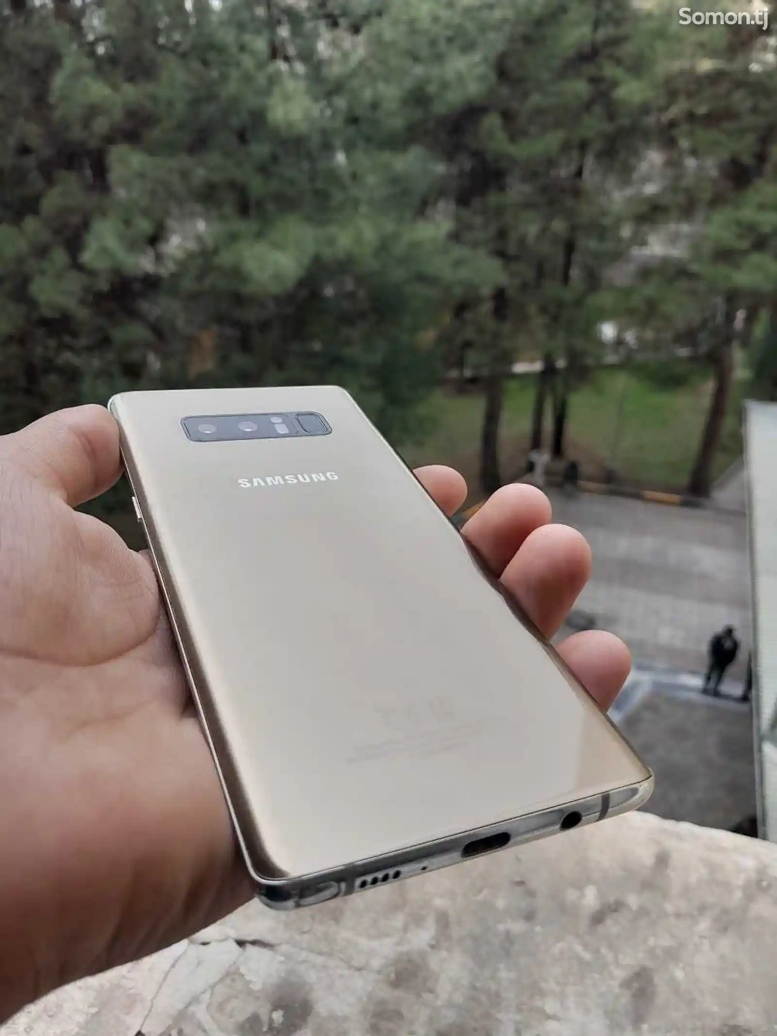 Samsung Galaxy Note 8-1