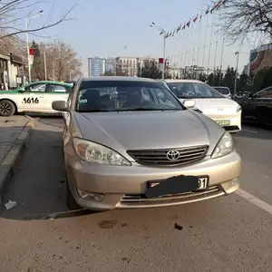 Toyota Camry, 2005