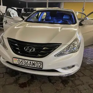 Hyundai Sonata, 2010