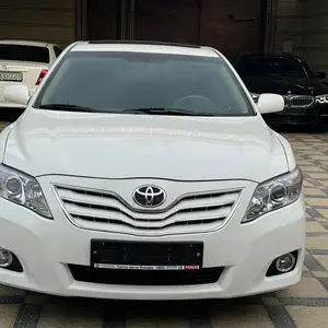 Toyota Camry, 2010