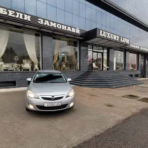 Opel Astra J, 2011