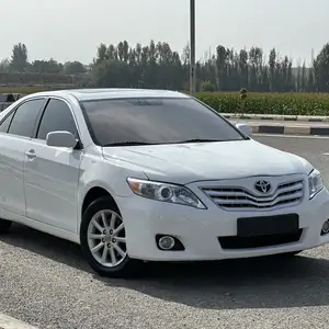 Toyota Camry, 2011