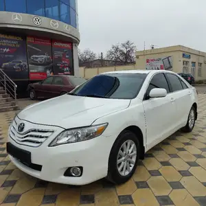 Toyota Camry, 2010