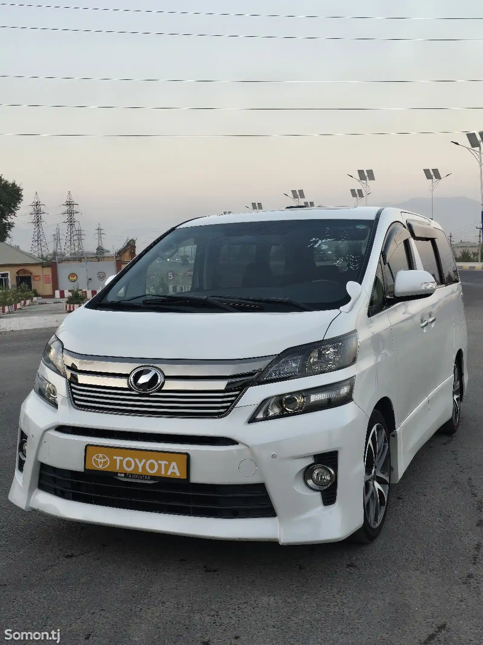 Toyota Vellfire, 2014-2