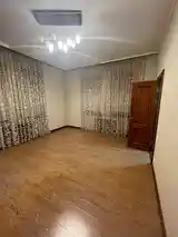 3-этажный, 8 комнатный дом, 400 м² м², Центр-16