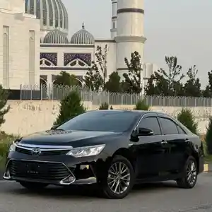 Toyota Camry, 2016