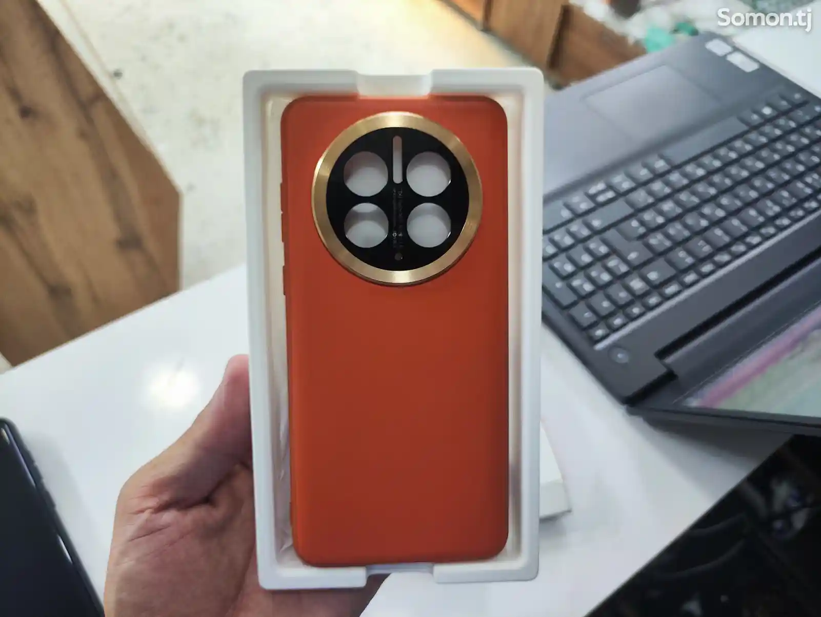 Чехол на Huawei Mate 50 Pro Orange-3