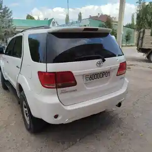 Toyota Fortuner, 2006