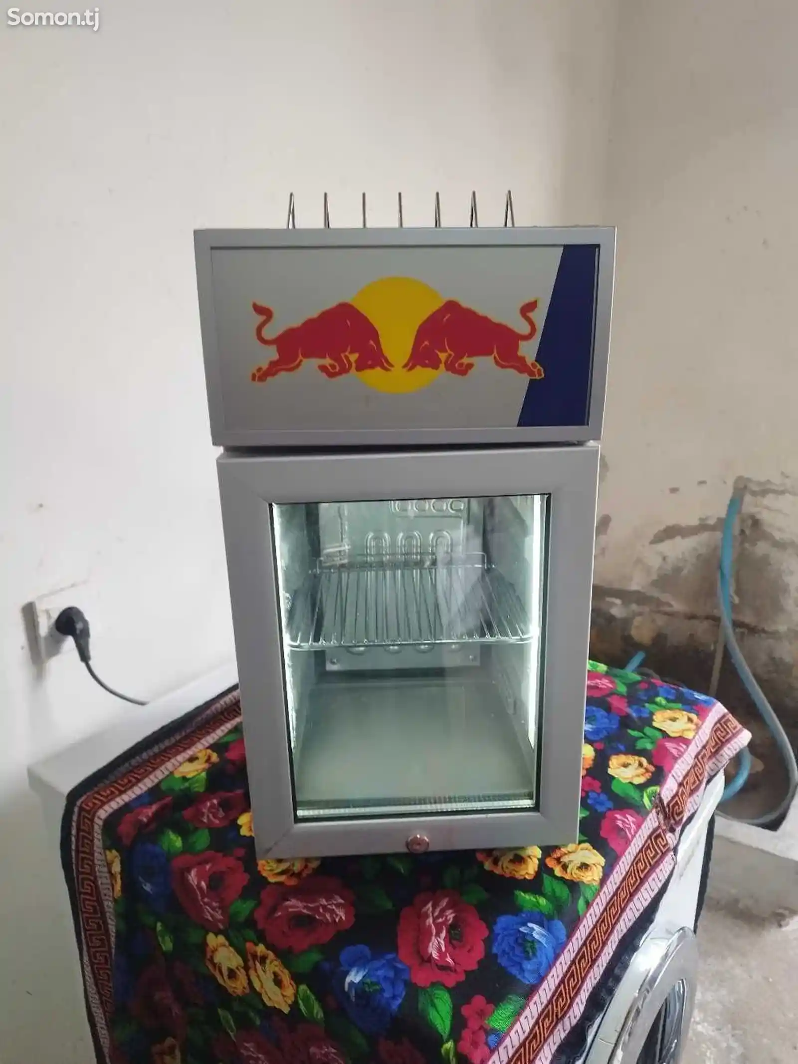 Холодильник Red bull-1