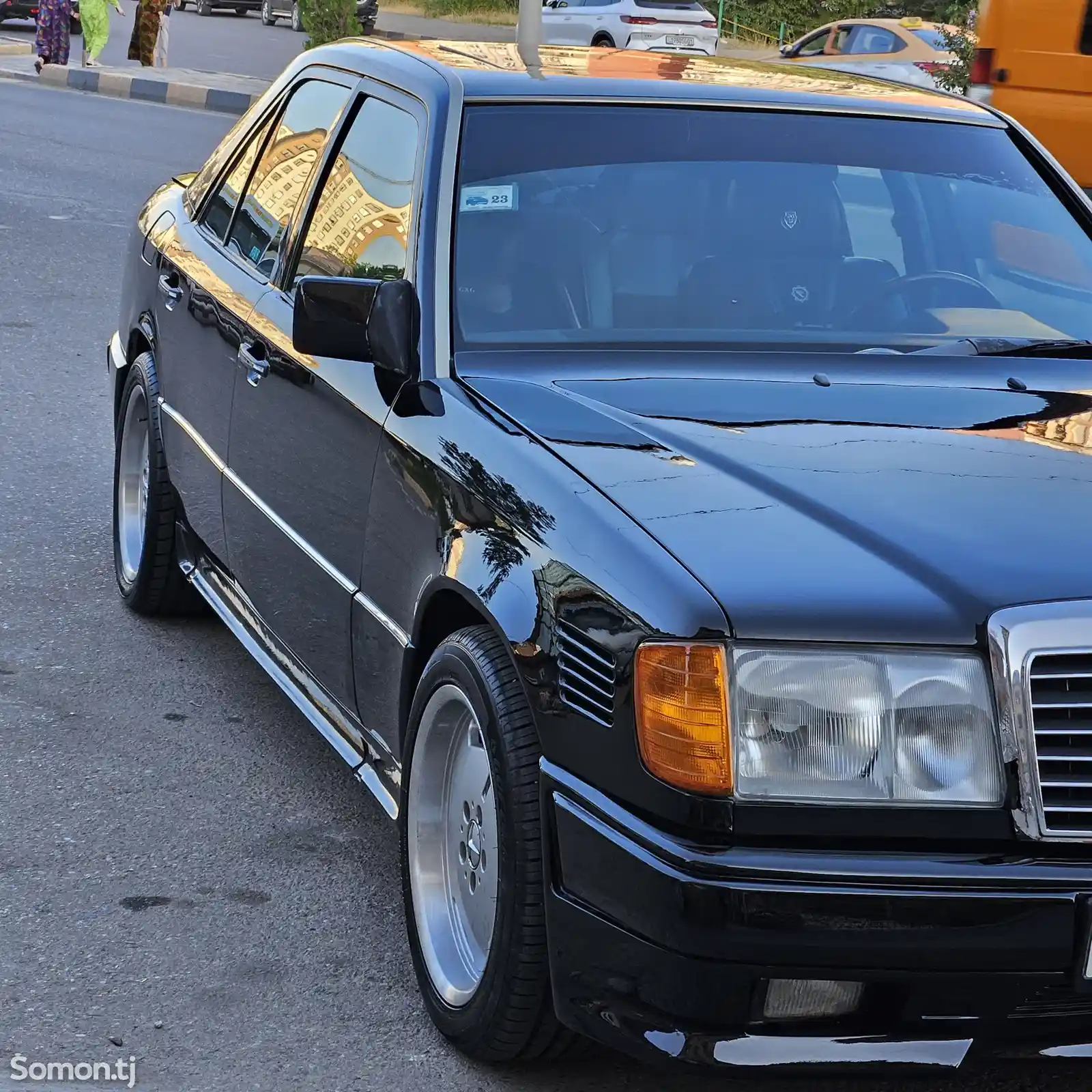 Mercedes-Benz W124, 1990-2