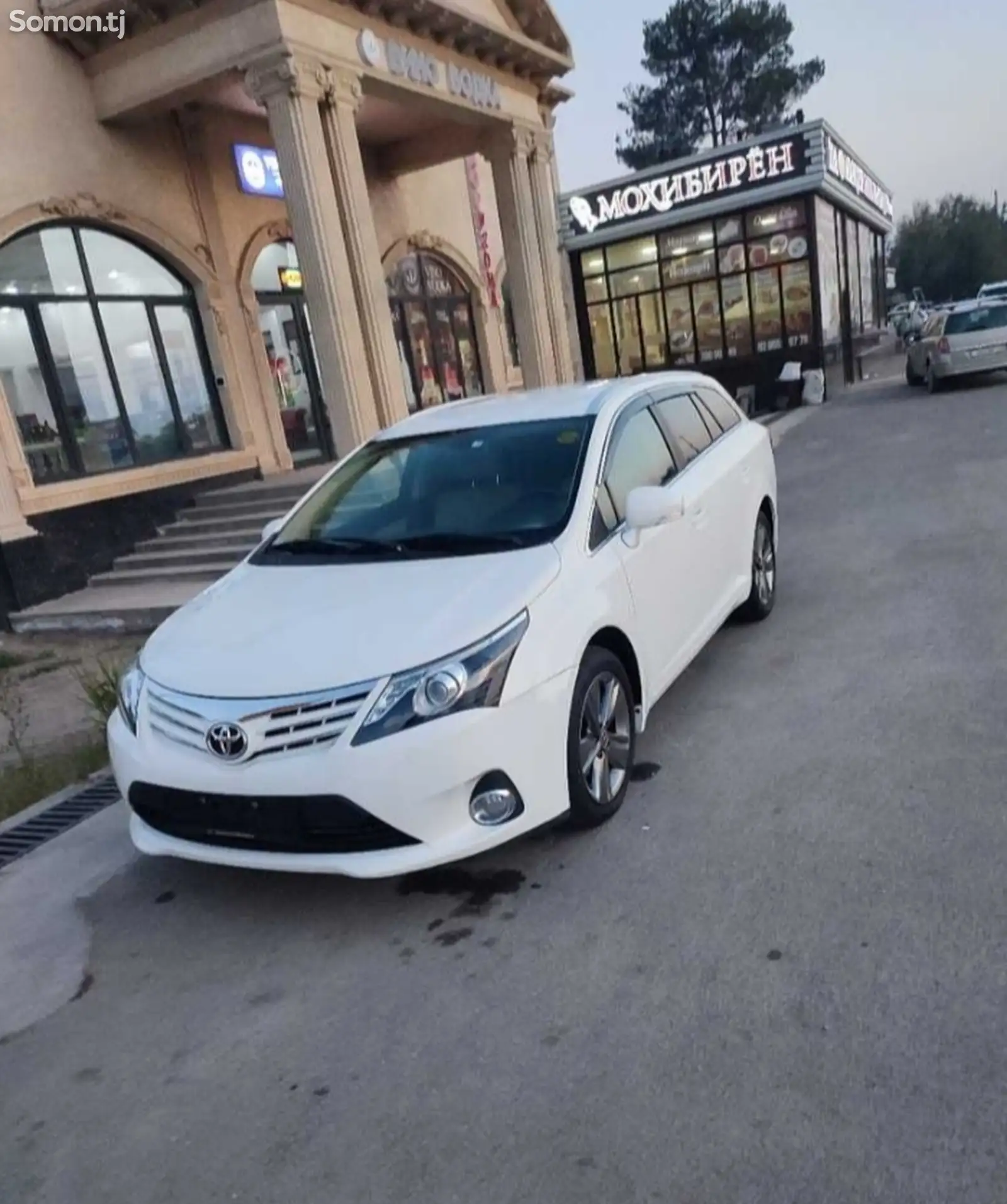 Лобовое стекло Toyota Avensis