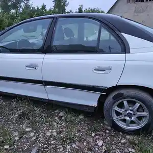 Opel Omega, 2000