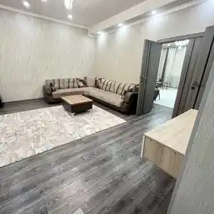 3-комн. квартира, 4 этаж, 150м², И. Сомони, Вефа центр