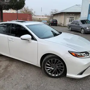 Lexus ES series, 2014