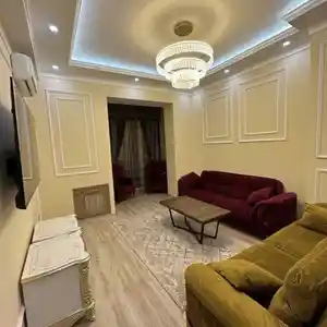 2-комн. квартира, 13 этаж, 60м², Сомони