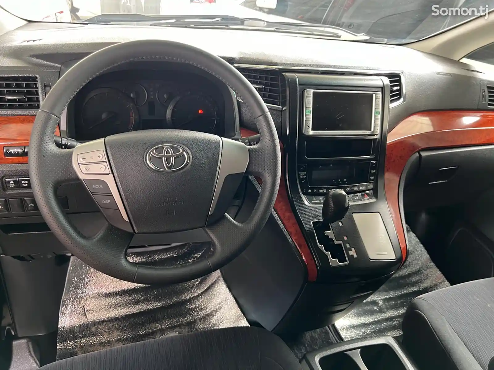 Toyota Vellfire, 2014-4