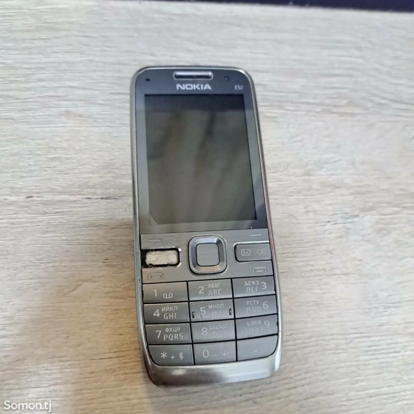 Nokia E52-1