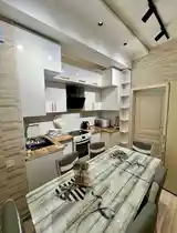 2-комн. квартира, 12 этаж, 70м², Сомони-9