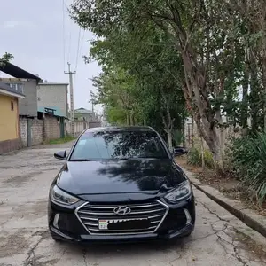 Hyundai Elantra, 2017