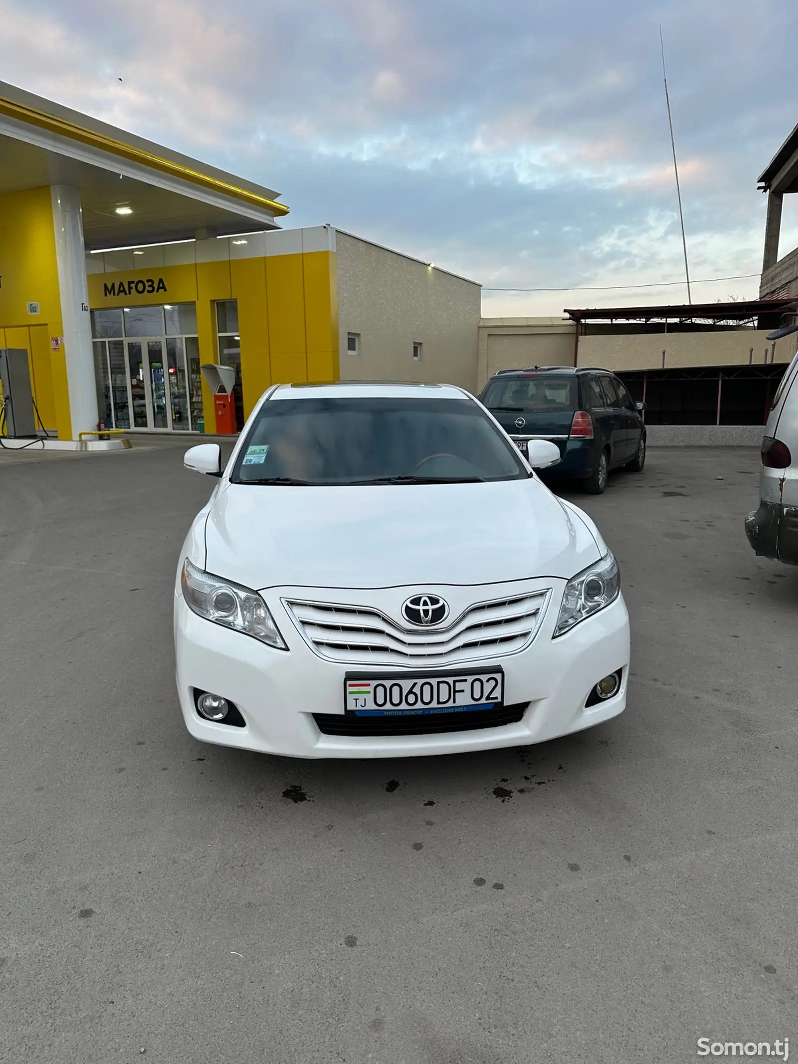 Toyota Camry, 2010-1