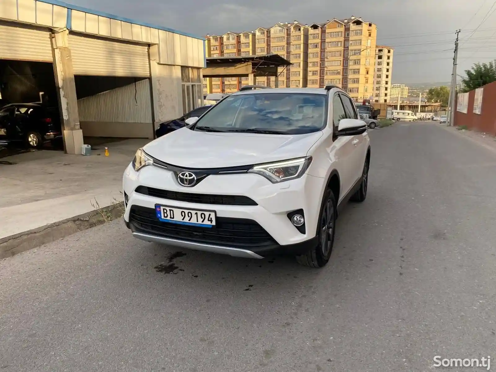 Toyota RAV 4, 2017-1