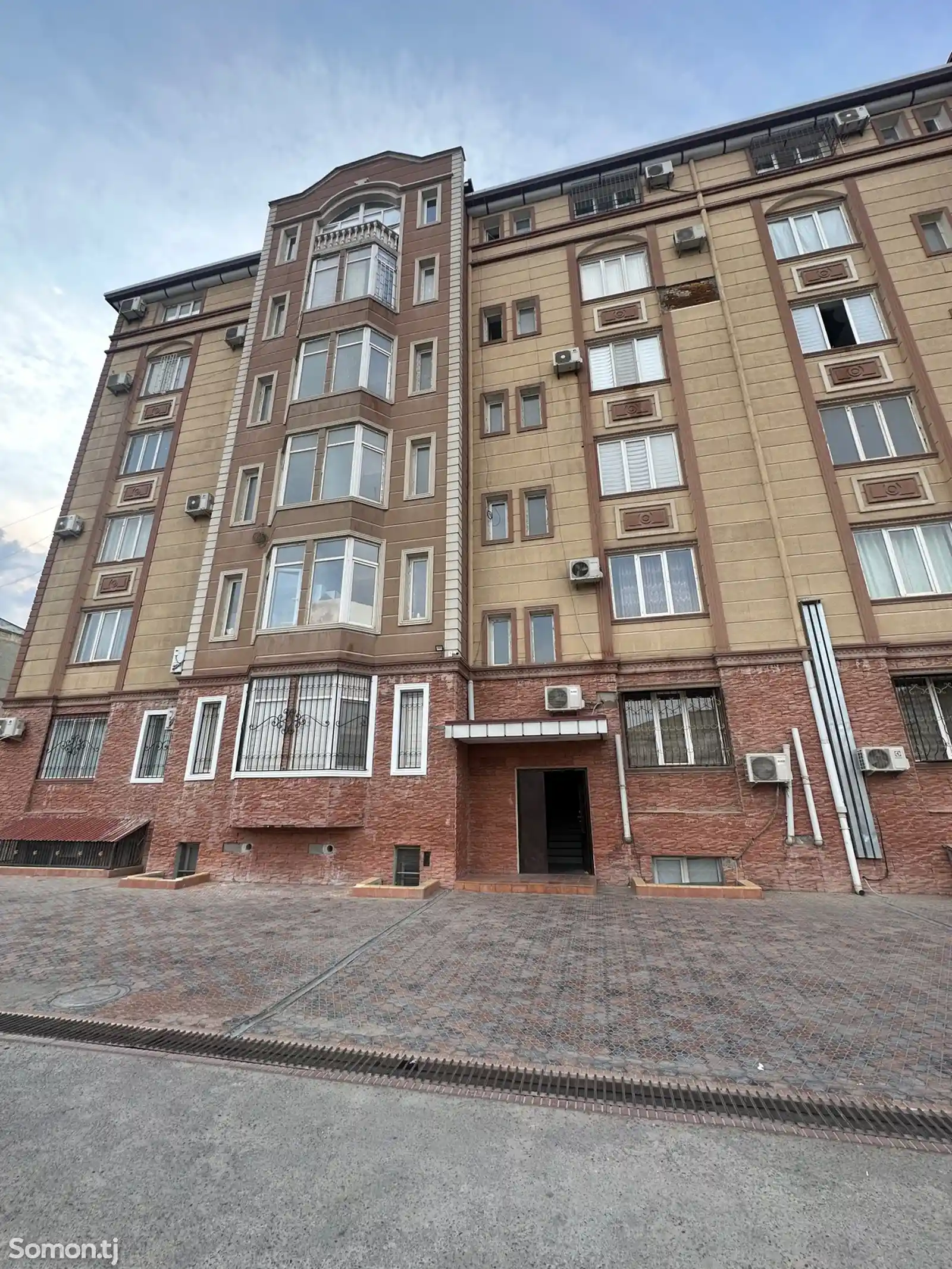 1-комн. квартира, Цокольный этаж, 40 м², 12 мкр-1