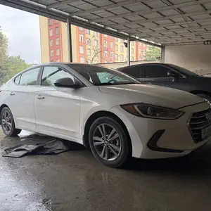 Hyundai Elantra, 2017