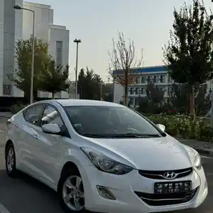 Hyundai Elantra, 2012