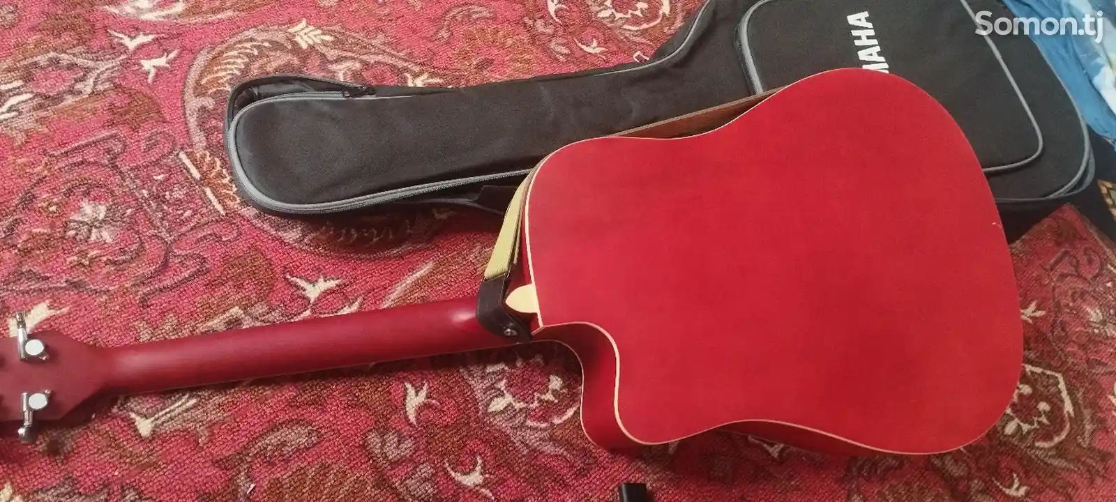 Гитара Yamaha-6