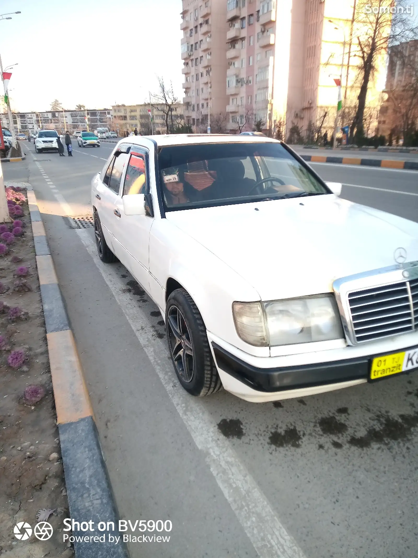 Mercedes-Benz W124, 1990-1