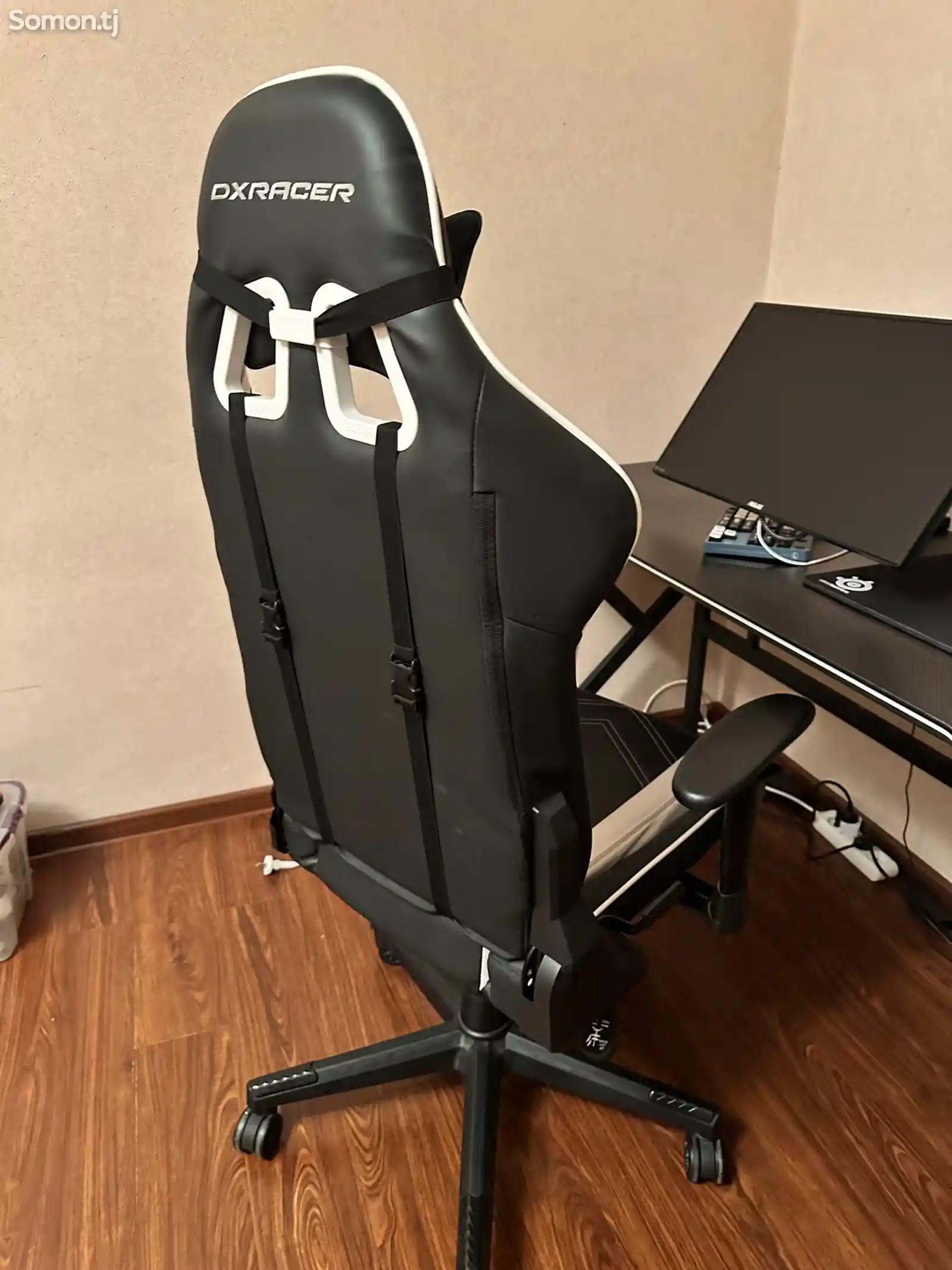 Игровое кресло DxRacer-2