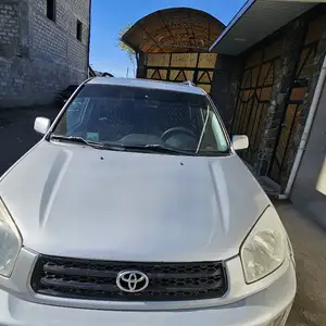 Toyota RAV 4, 2001