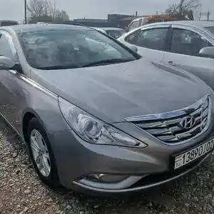 Hyundai Sonata, 2010