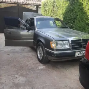 Mercedes-Benz W124, 1992