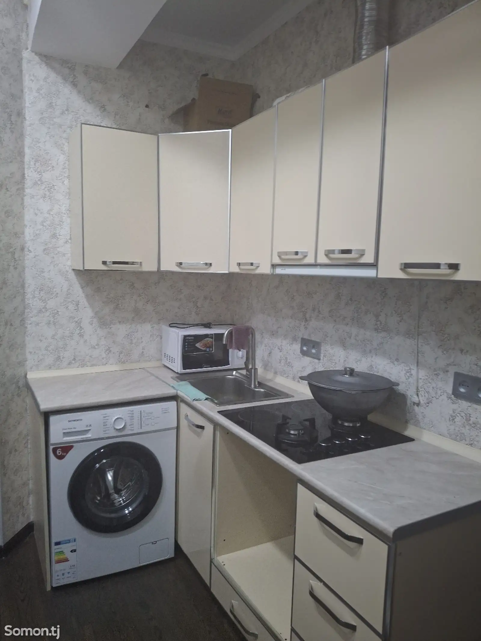 3-комн. квартира, 12 этаж, 80 м², Цирк-5