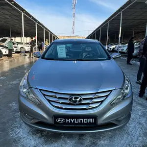 Hyundai Sonata, 2010