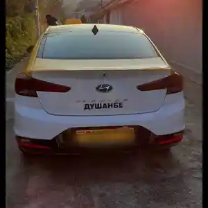 Hyundai Elantra, 2020