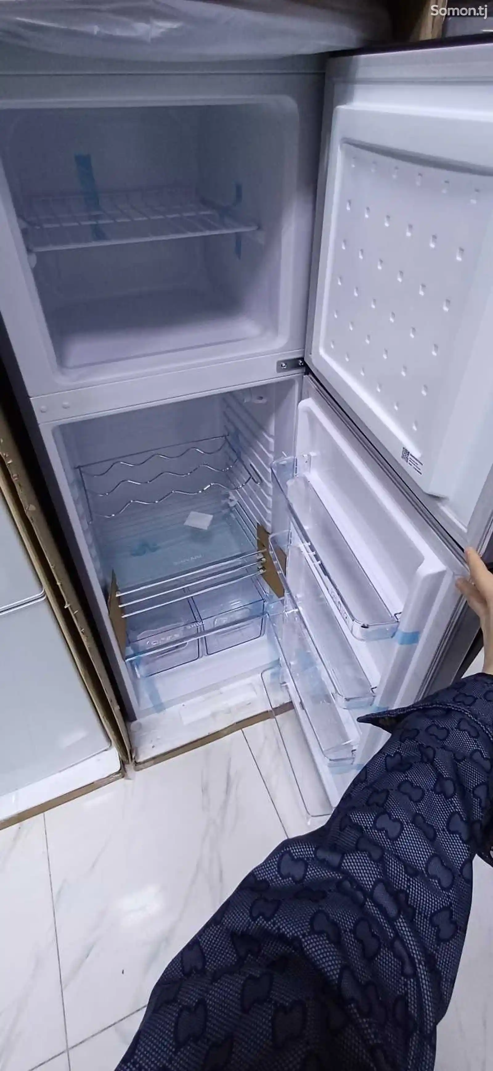 Холодилник Shivaki-2