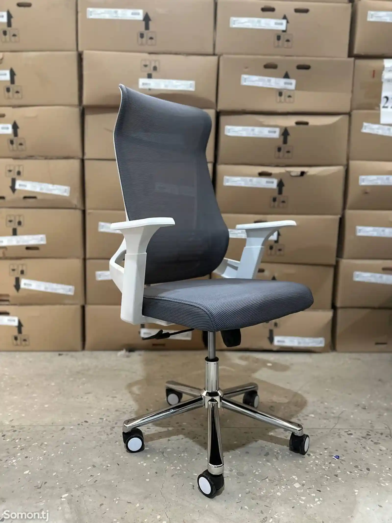 Офисное кресло 9016 Black/9018 Grey-3